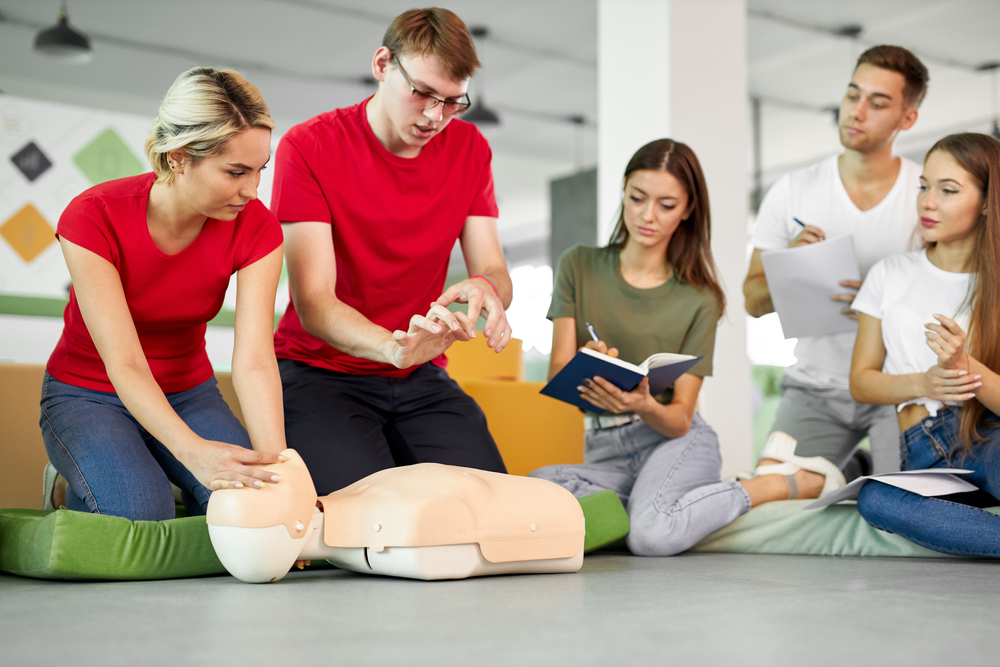 Teenager first aid course